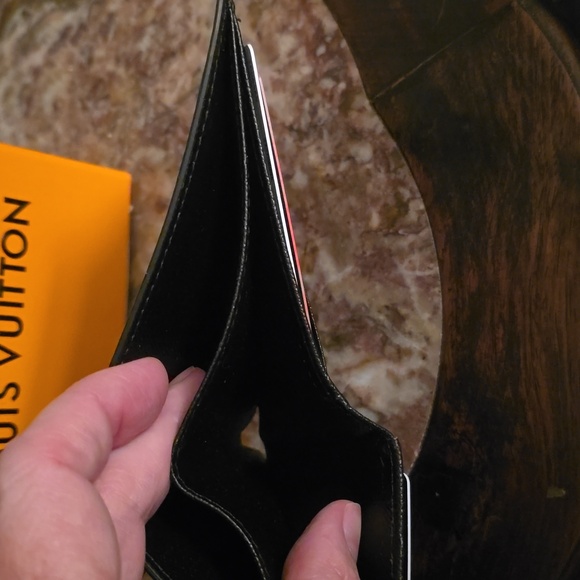 Louis Vuitton mens multiple wallet - Picture 3 of 5